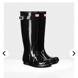 Black hunter boots!